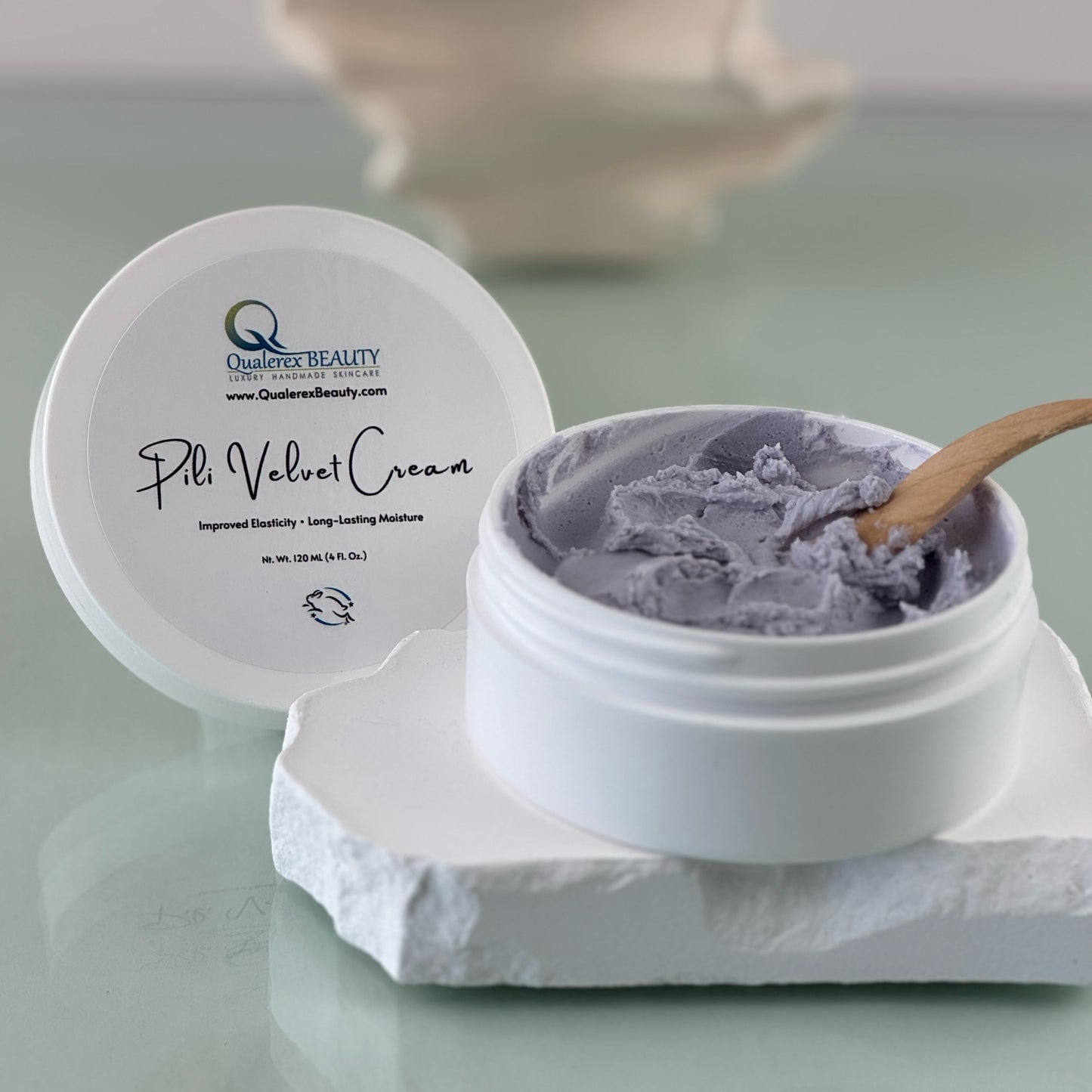 Pili Velvet Body Cream - Indulge in Luxurious Hydration & Silky Smooth Skin